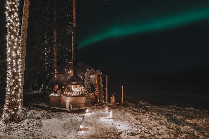 Northern Lights dinner in a Glass Igloo | TheNextGuide